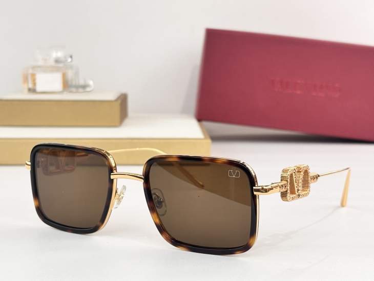 Picture of Valentino Sunglasses _SKUfw75760463fw